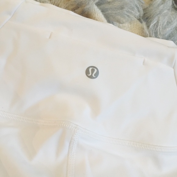 Lululemon High Rise Mesh 28" - Picture 2 of 7